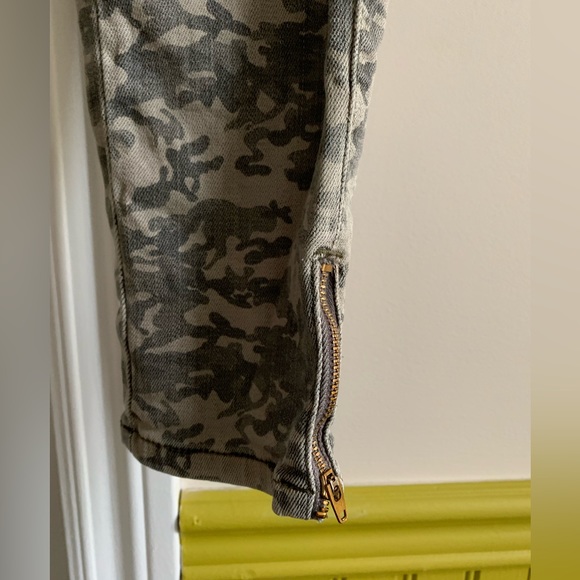 Guess jeans - size 23 skinny - army green - Picture 6 of 6